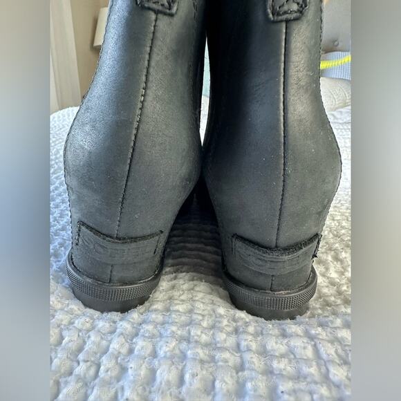 Sorel Joan of Arctic Wedge II Chelsea Boot in Black - Picture 5 of 7